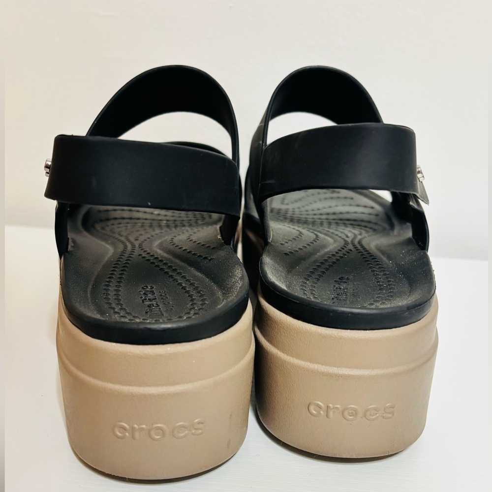 CROCS Brooklyn Low Wedge Black Sandals Size 8 - Picture 5 of 9